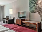 Superior Zimmer mit Kingsize-Bett im Dorint Hotel Am Heumarkt Köln